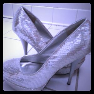 Qupid Silver high heel